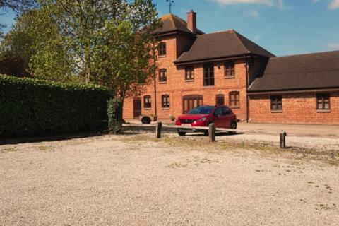 Office to rent, Felcourt Rd East Grinstead RH19 2LQ