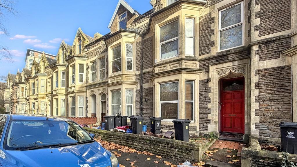 Victorian-style terraced property with attracti...