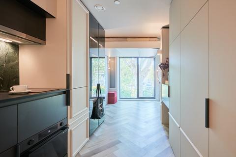 Studio to rent, London NW2