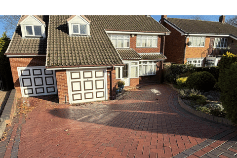 4 bedroom detached house for sale - Cottesmore Close, West Bromwich B71
