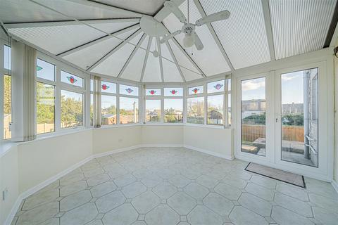 5 bedroom detached bungalow for sale, Clarence Close, Portland