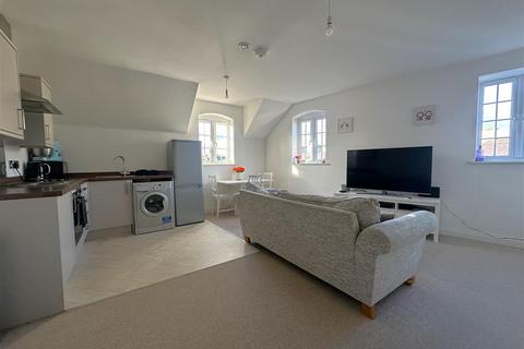 2 bedroom flat for sale, West End Close, Chippenham
