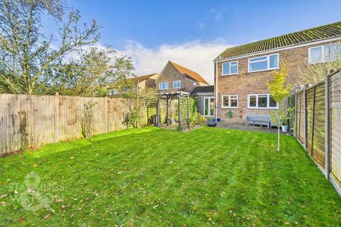 3 bedroom semi-detached house for sale, Lark Rise, Mulbarton, Norwich