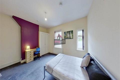 3 bedroom house to rent, Bolton Road, Manchester M6