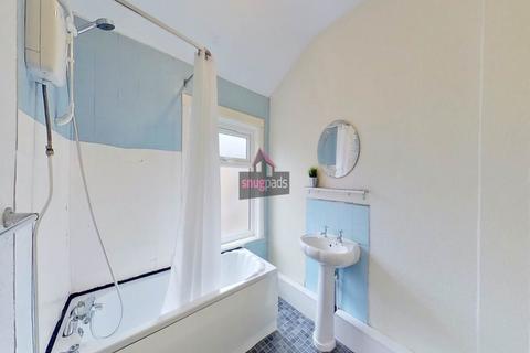 3 bedroom house to rent, Bolton Road, Manchester M6