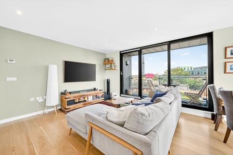 2 bedroom flat for sale, Hardwicks Square, London SW18