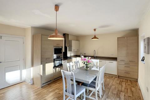 4 bedroom detached house for sale, Boundary Stone Lane, Widnes, WA8 3AJ