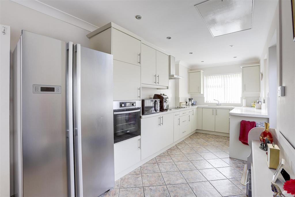 Hgxl9vc TQUua Va WSq6 KO3 A.jpg