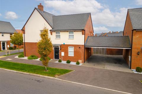 3 bedroom semi-detached house for sale, Coronet Road, Aylesbury HP22
