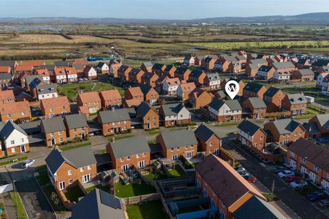3 bedroom semi-detached house for sale, Coronet Road, Aylesbury HP22