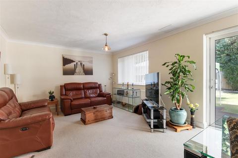 3 bedroom detached bungalow for sale, Festival Avenue, New Barn, Longfield, Kent