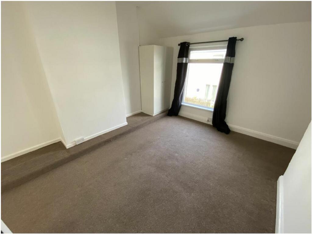 Large Bedroom 2.png