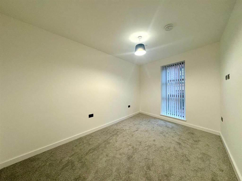 Main bedroom pic 1.jpeg