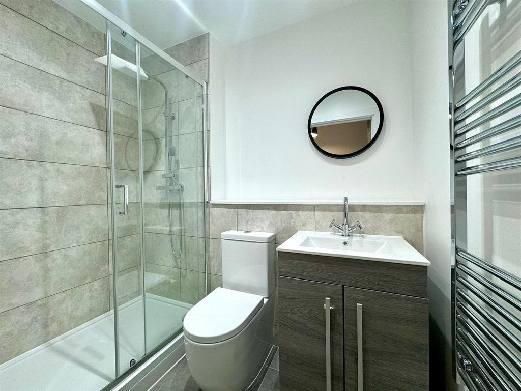 Ensuite.jpeg