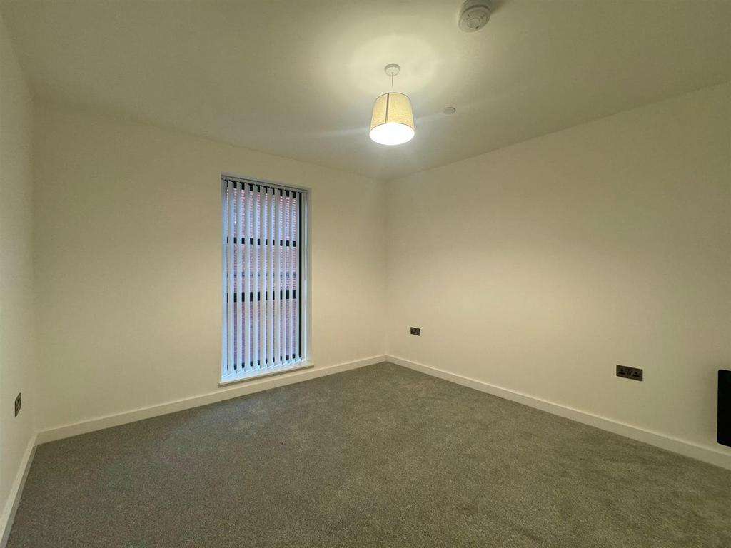 2nd bedroom pic 3.jpeg