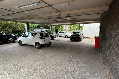 Office to rent, 2 Glebe Rd Warlingham CR6 9NJ