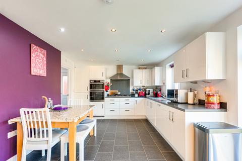 4 bedroom detached house for sale, Thorpe Road, Hockley, SS5