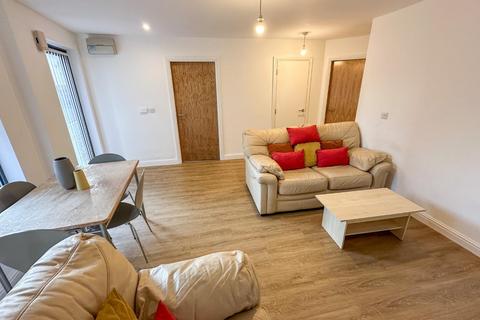 2 bedroom ground floor flat for sale, Southern Street, Manchester