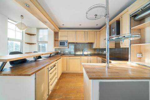 2 bedroom flat for sale, Ellesmere Road, London W4