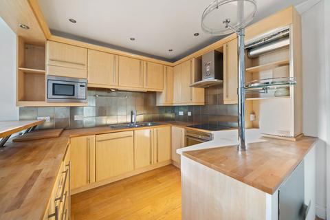 2 bedroom flat for sale, Ellesmere Road, London W4