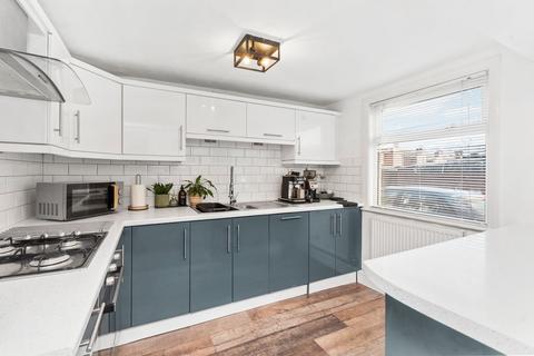 2 bedroom end of terrace house for sale, Greenfield Road, Dentons Green, WA10