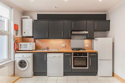2 bedroom flat to rent, Walberswick Street, London SW8