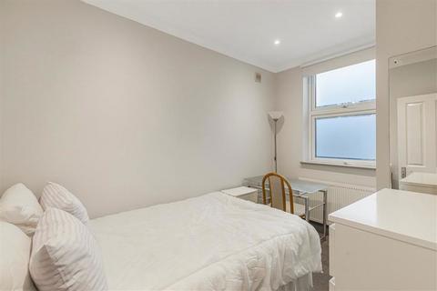 2 bedroom flat to rent, Walberswick Street, London SW8