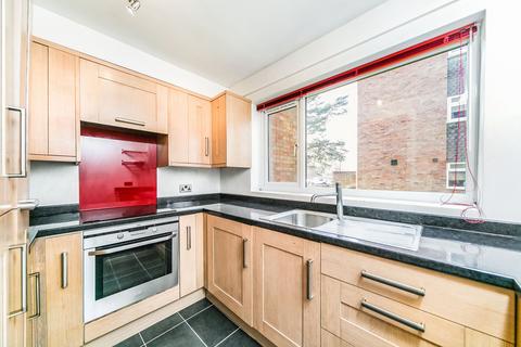 2 bedroom flat to rent, Dorchester Court, Liebenrood Road, Reading, RG30