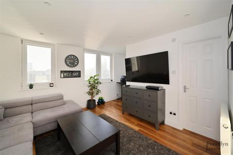 2 bedroom apartment to rent, Seyssel Street, London, E14
