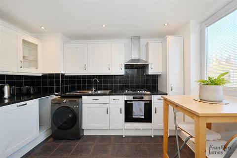 2 bedroom apartment to rent, Seyssel Street, London, E14