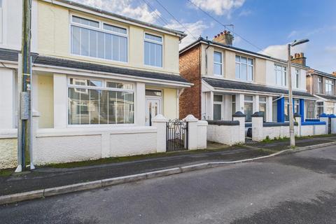undefined, Lewis Place, Porthcawl CF36