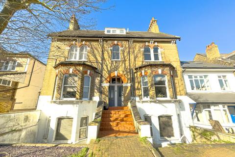 Eglinton Hill, Shooters Hill, London, SE18 3NR