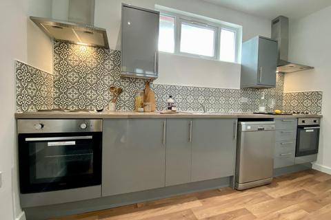 7 bedroom house to rent, Gascoyne Street, Manchester M14