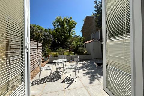 1 bedroom house to rent, Church Road, Shanklin, Isle of Wight, PO37