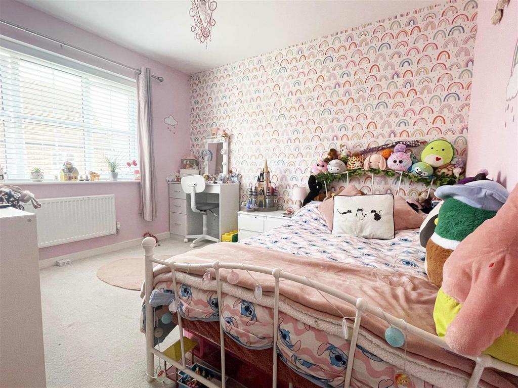 Bed2a.jpg