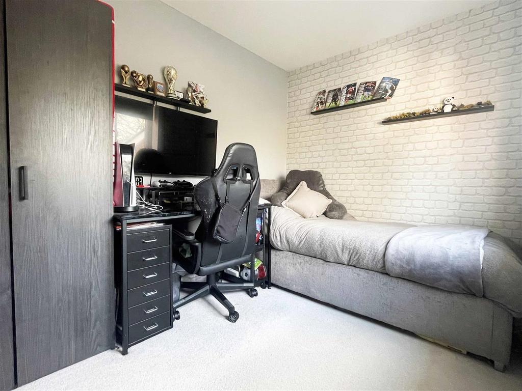 Bed3.jpg