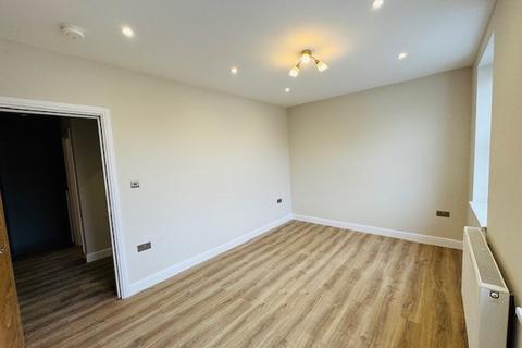 3 bedroom maisonette to rent, Bethnal Green Road, Bethnal Green, E2