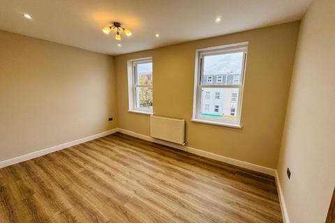 3 bedroom maisonette to rent, Bethnal Green Road, Bethnal Green, E2