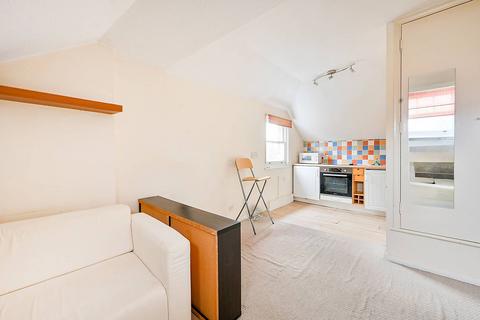undefined, Culmington Road, Ealing Broadway, London, W13
