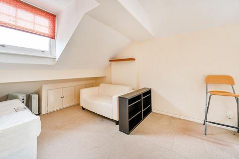Maisonette for sale, Culmington Road, Ealing Broadway, London, W13