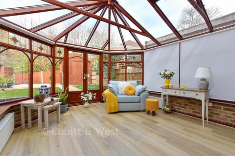 undefined, Green Leaf Avenue, Wallington, Surrey