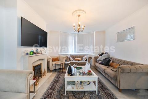 4 bedroom semi-detached house for sale, Selvage Lane, Mill Hill, NW7