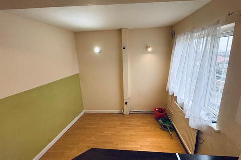 undefined, Kenton Lane, Harrow HA3