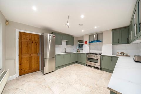 3 bedroom maisonette to rent, Breakspears Road, London SE4