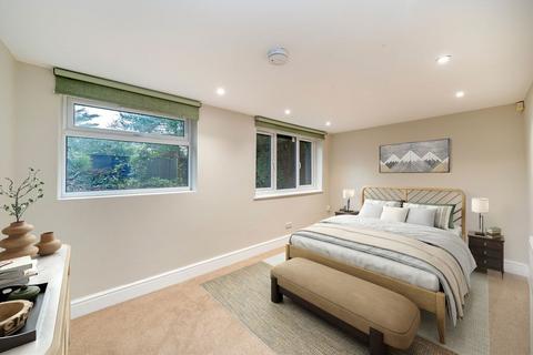 3 bedroom maisonette to rent, Breakspears Road, London SE4