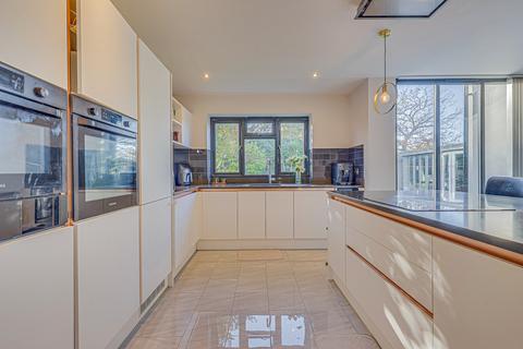 undefined, Mountdale Gardens, Leigh-on-sea, SS9