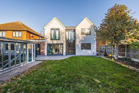 undefined, Mountdale Gardens, Leigh-on-sea, SS9