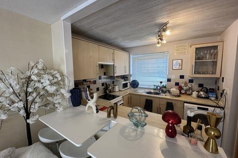 undefined, Ffordd Garnedd, Y Felinheli, Gwynedd, LL56