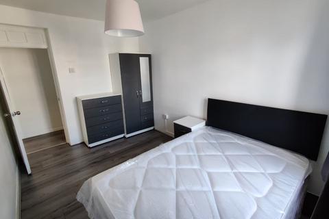 3 bedroom flat to rent, Southcott House, Devons Road, London