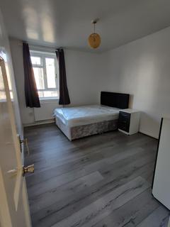 3 bedroom flat to rent, Southcott House, Devons Road, London